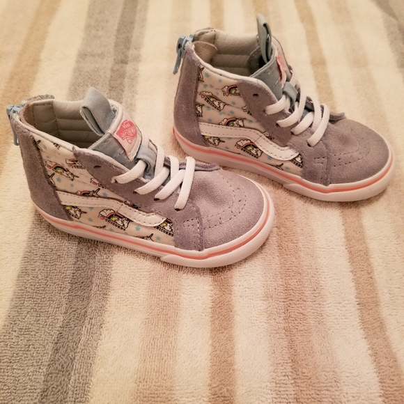 Toddler Girl's "I Love Unicorns" Vans Shoes - Picture 2 of 6